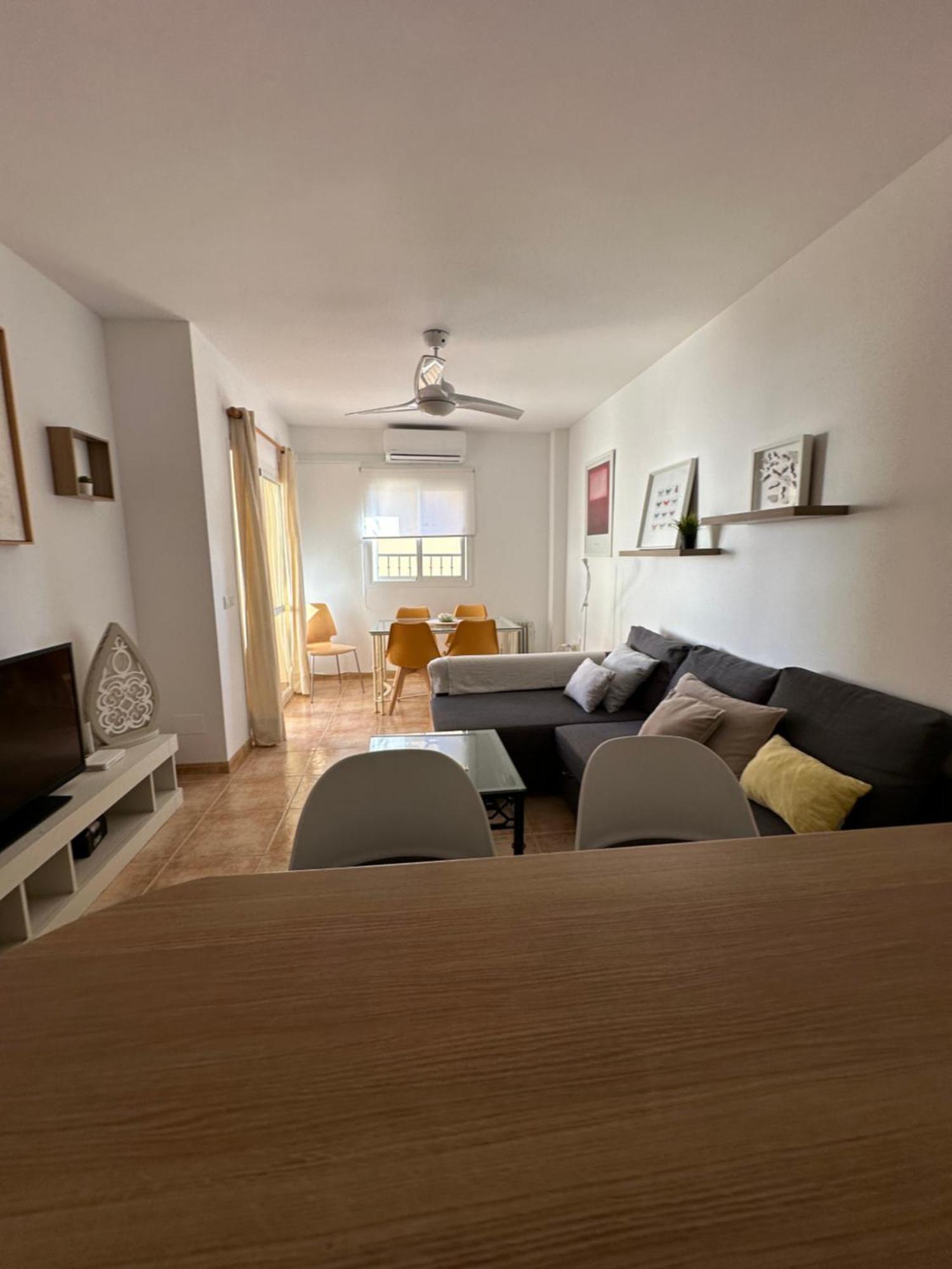 Tiyoweh Apartament *