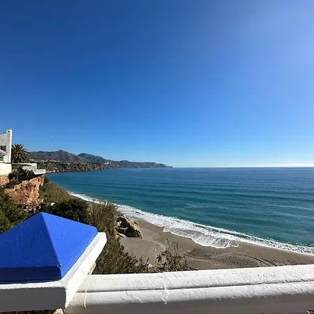 Tiyoweh Apartment Nerja Exterior photo